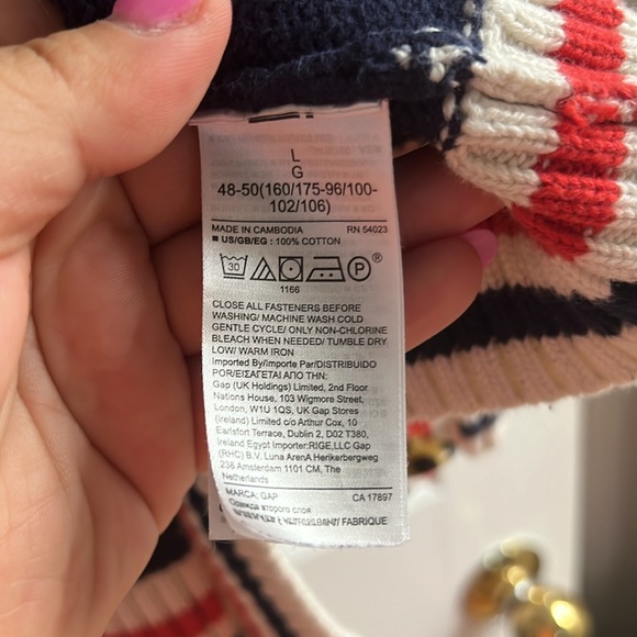 Gap Cardigan in nave blue with red and white lining, size women’s large - Picture 4 of 5